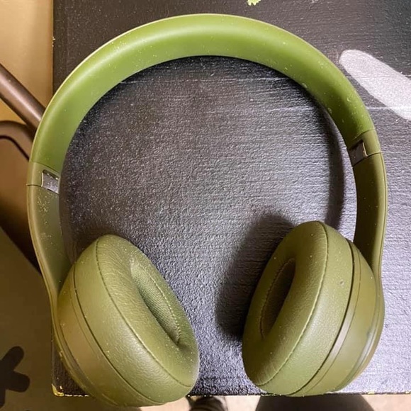 Beats wireless headphones army green - Picture 2 of 2